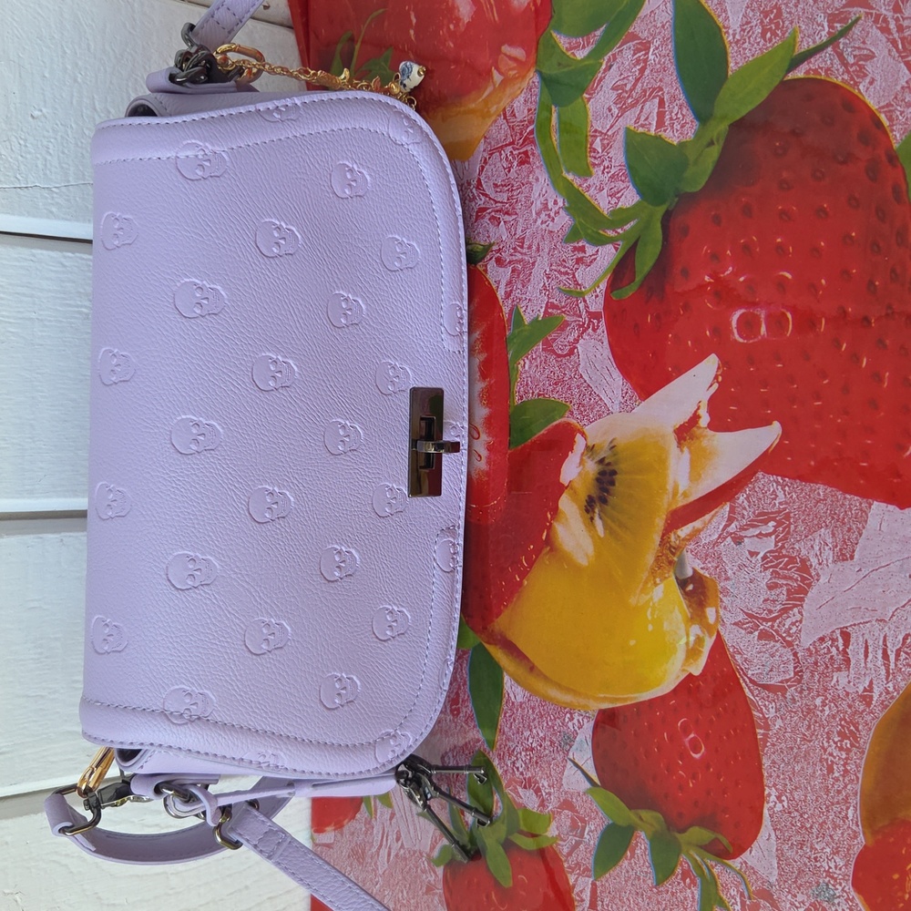 Betsey J Purse
